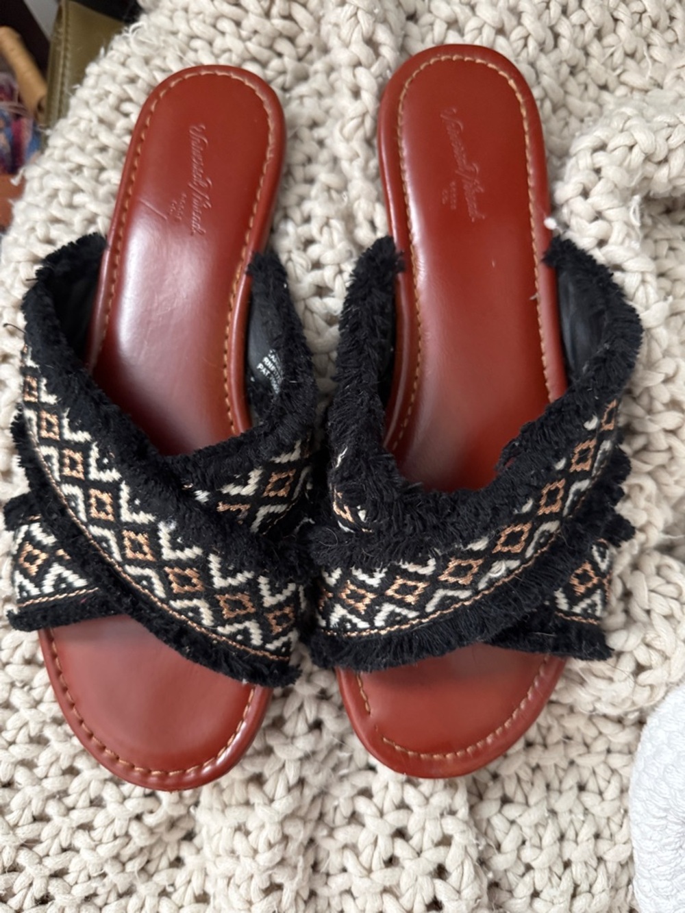 Universal Thread Black and Tan Woven Frayed Crossband Slide Sandals